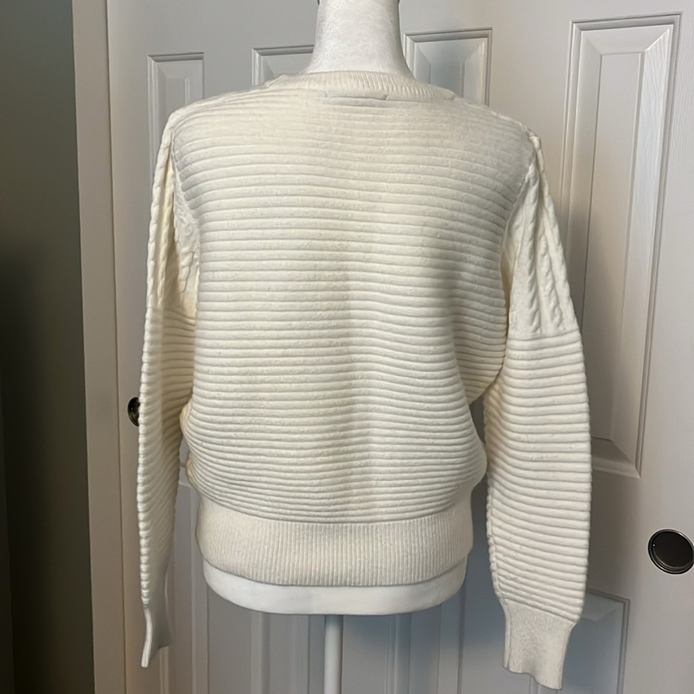 Heartloom Cable Sweater - Picture 4 of 7